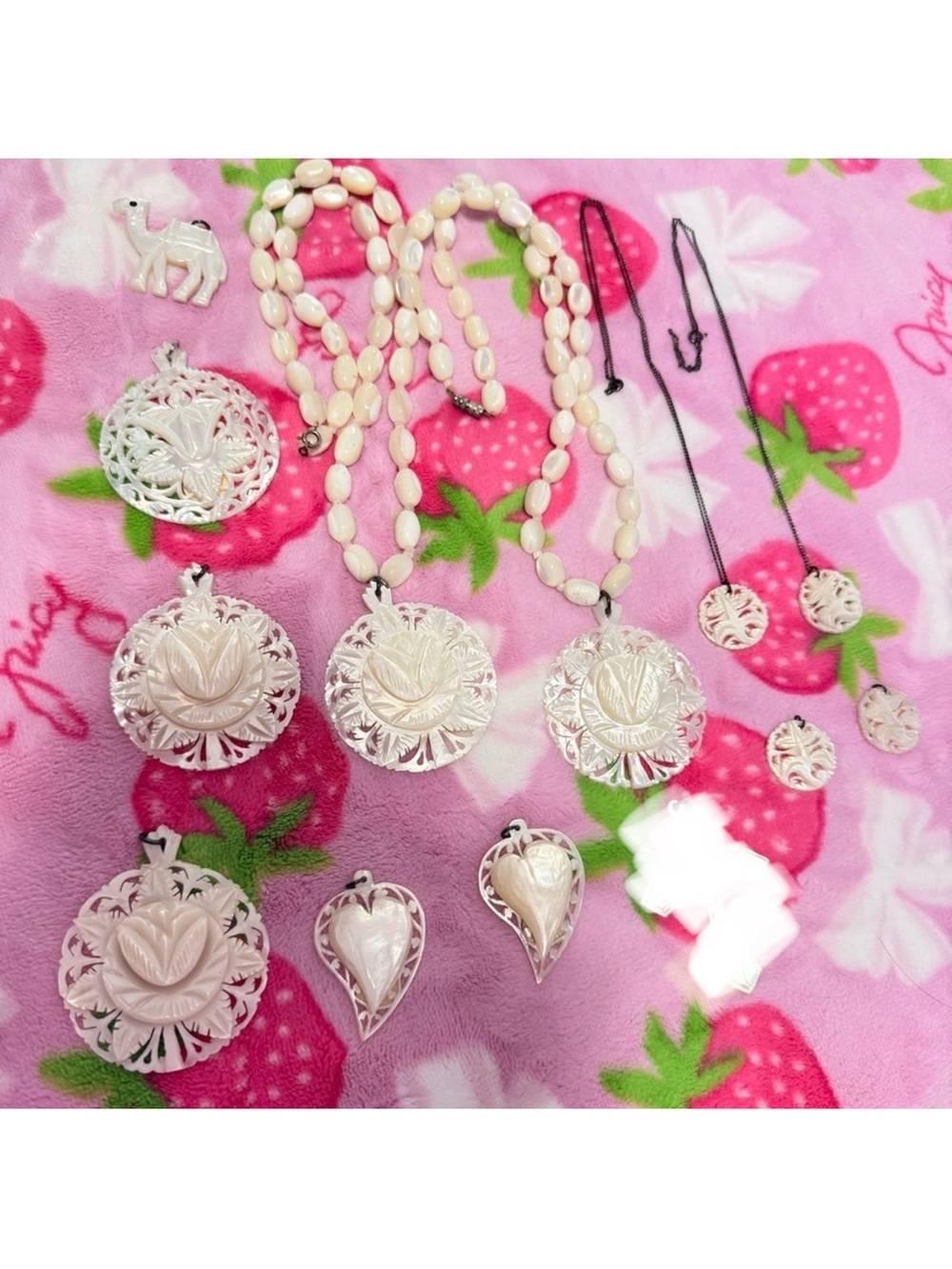 Vintage Mother of Pearl Jewelry Set Hand Carved Shell Necklace Pendant White